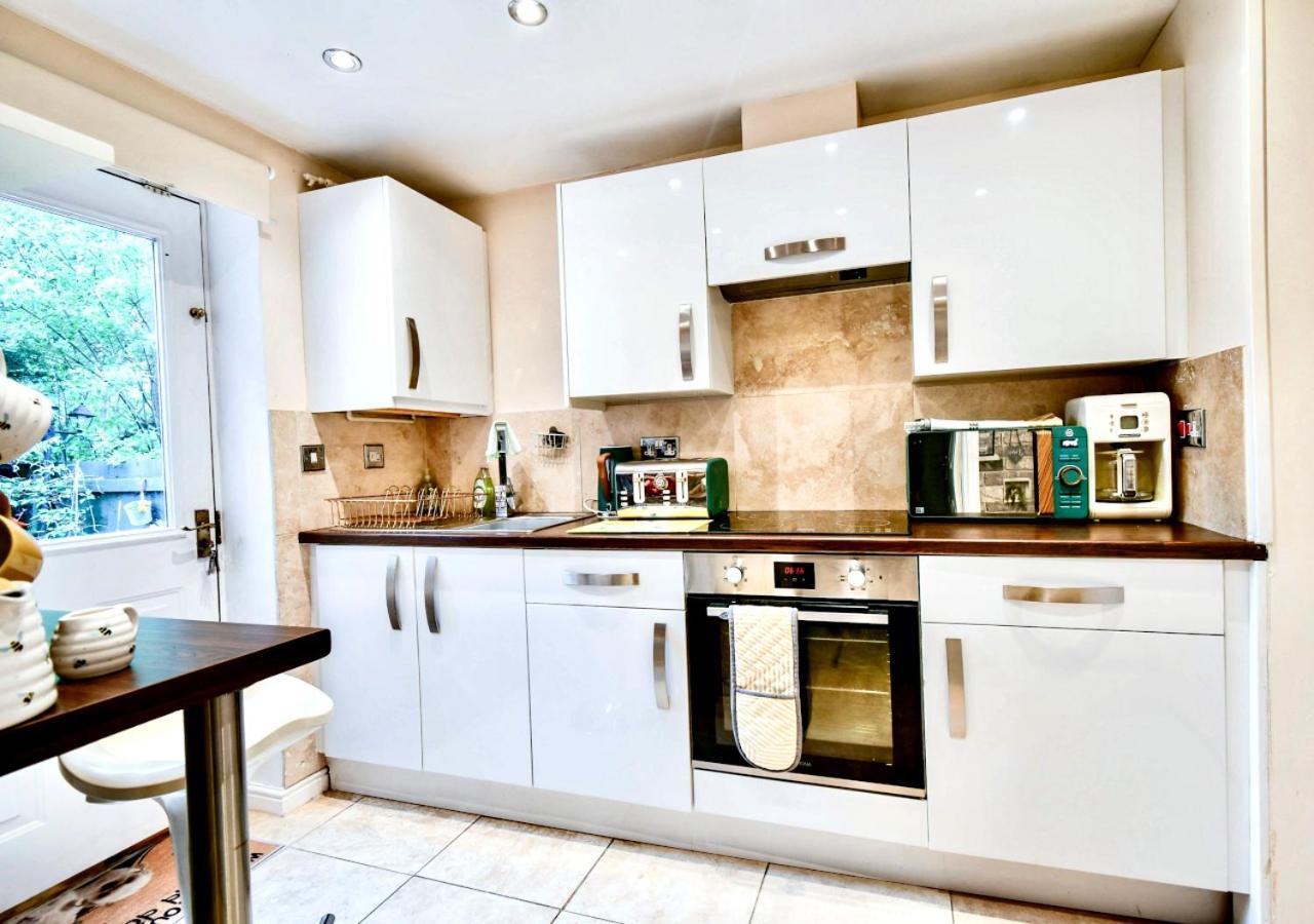 Cosy Garden Flat, Private Hot Tub & Four Poster Bed Leilighet York Eksteriør bilde